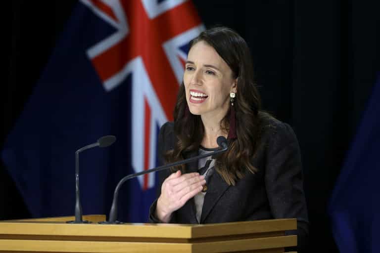 New Zealand refuses to risk UK-style ‘live with Covid’ policy, says Jacinda Ardern