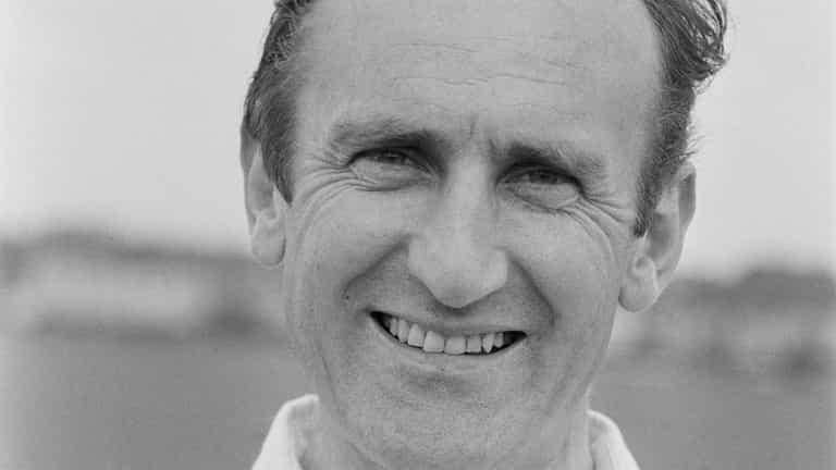 Ted Dexter: Former England Test captain dies aged 86 Ted Dexter: Former England Test captain dies aged 86