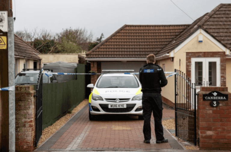 Woman who allegedly stabbed husband told 999 handler he was ‘total s**t who deserved it’ Woman who allegedly stabbed husband told 999 handler he was ‘total s**t who deserved it’