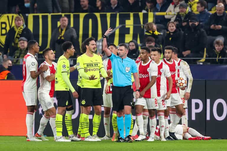 Mats Hummels blasts Michael Oliver and VAR for “absurd” red card