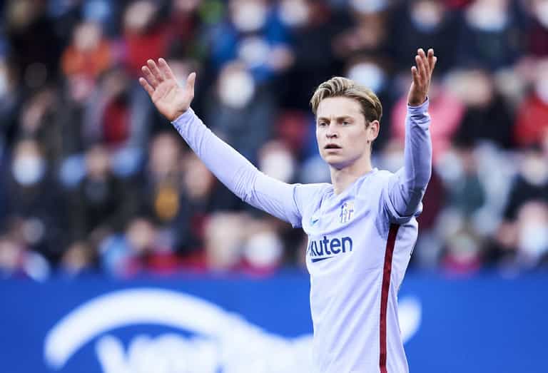 Frenkie de Jong could snub Man United ‘because the weather is bad’