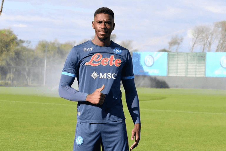 Gerrard rivalry with Man Utd influenced Axel Tuanzebe move to Napoli, says brother Gerrard rivalry with Man Utd influenced Axel Tuanzebe move to Napoli, says brother