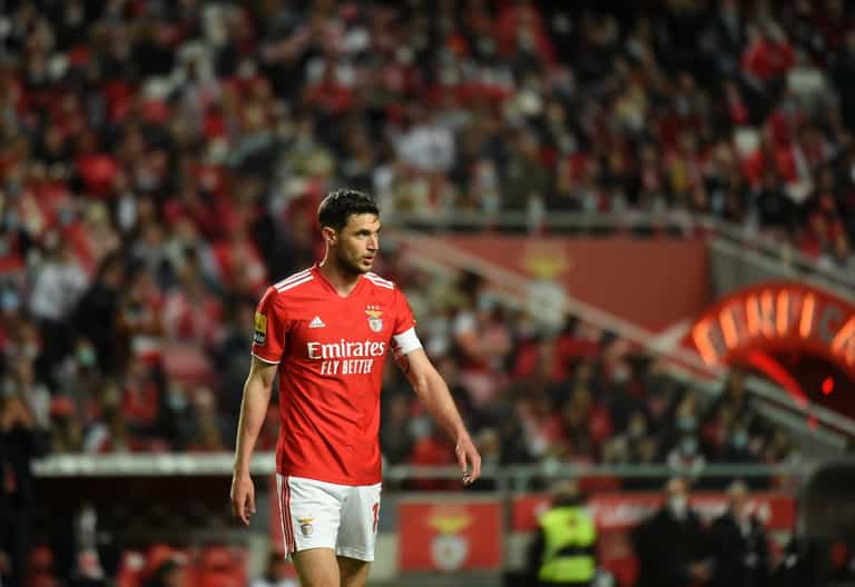 Ukrainian Roman Yaremchuk moved to tears by Benfica fans show of support