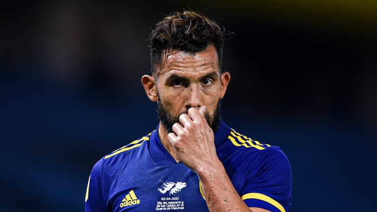 Former Man Utd man Carlos Tevez ‘in talks’ over return to football aged 38 Former Man Utd man Carlos Tevez ‘in talks’ over return to football aged 38