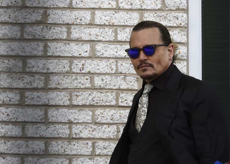 Johnny Depp’s island manager says actor passed out in front of his upset kids after drinking Johnny Depp’s island manager says actor passed out in front of his upset kids after drinking