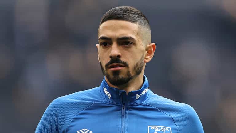 Manuel Lanzini uninjured in car crash near West Ham training ground Manuel Lanzini uninjured in car crash near West Ham training ground
