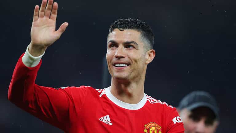 Cristiano Ronaldo ‘moaned about old swimming pool’ on Man Utd return Cristiano Ronaldo ‘moaned about old swimming pool’ on Man Utd return
