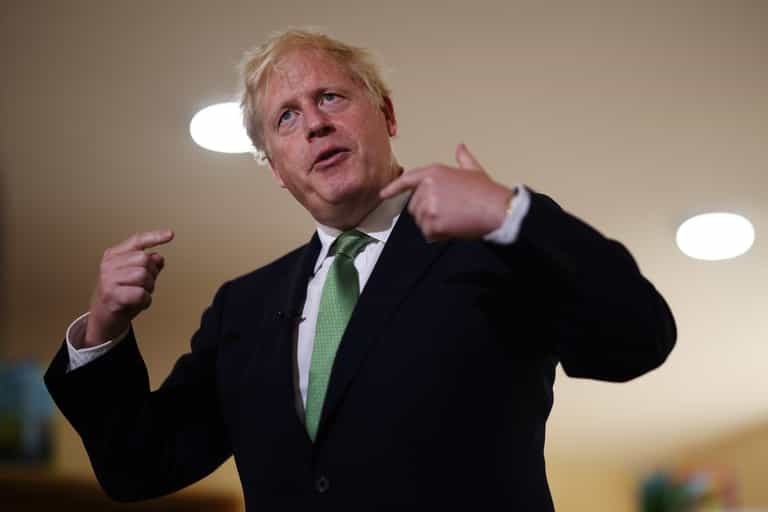 Former Tory leader Michael Howard calls on Boris Johnson to resign