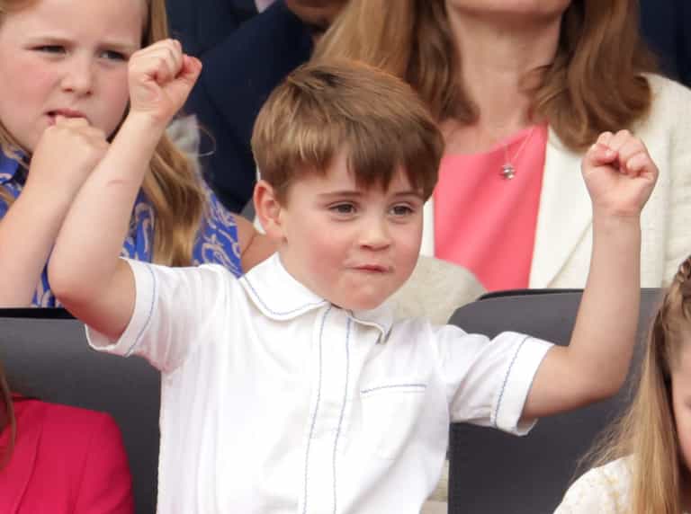People are rushing to defend Prince Louis’ behaviour after Kate Middleton struggles at Jubilee