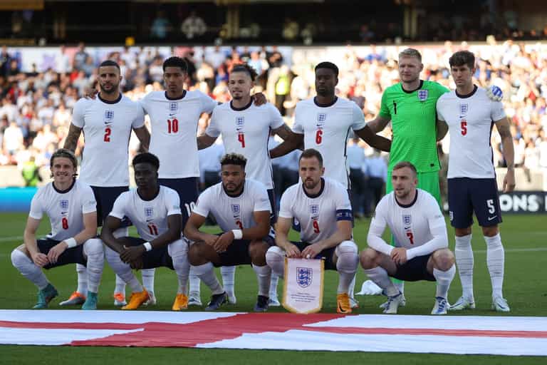 Unvaccinated England players set to avoid covid quarantine at World Cup
