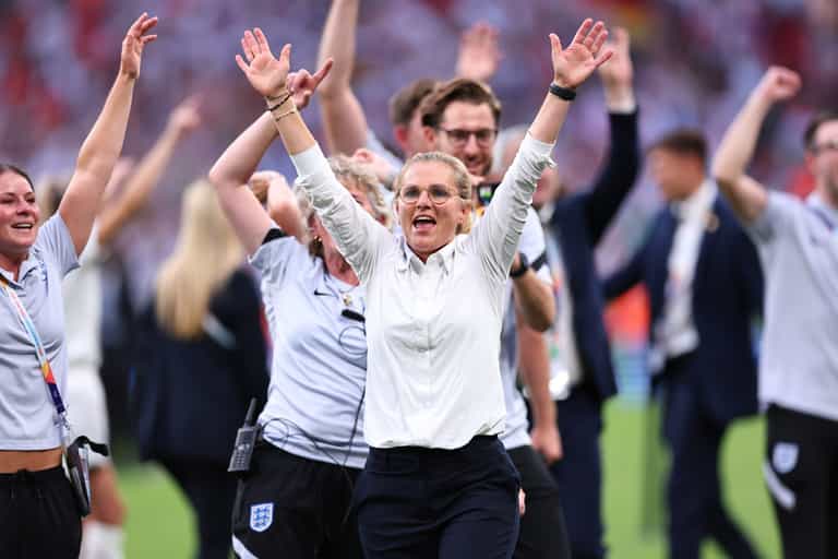 Sarina Wiegman explains why she kissed bracelet during Euro 2022 Final