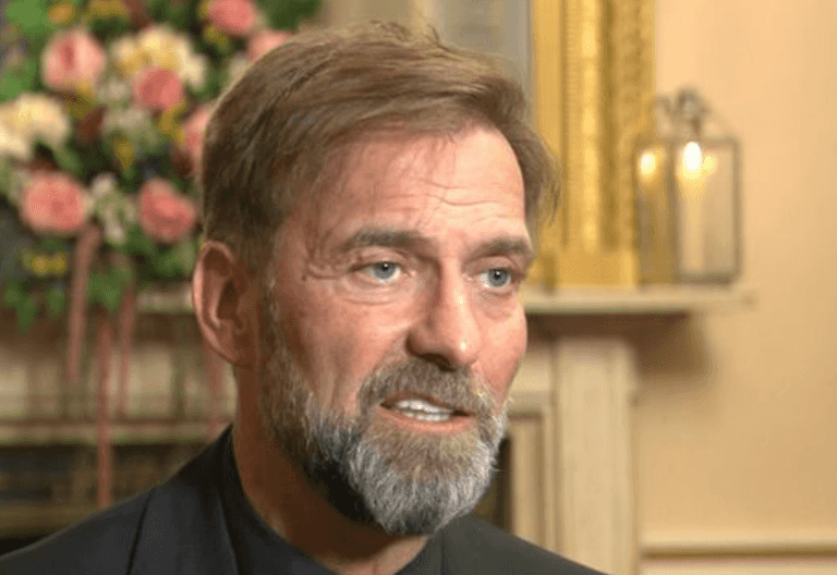Jürgen Klopp says players shouldn’t be expected to protest at the World Cup