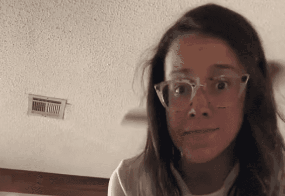 Mum puts her kids in a cardboard box so she can have some alone time