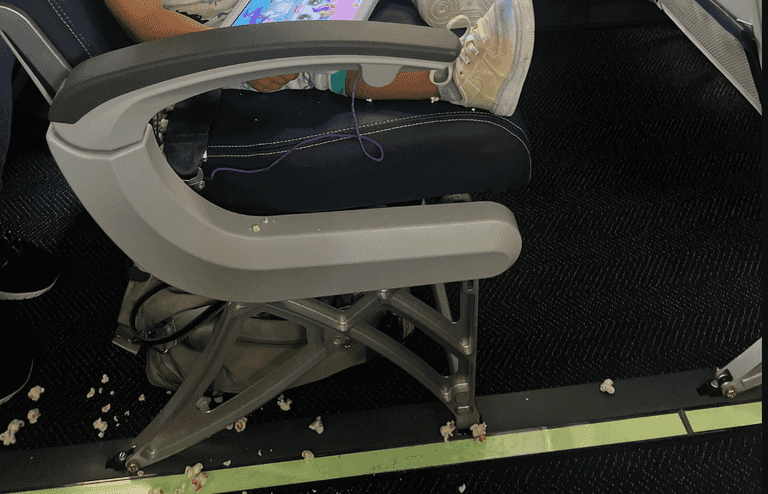 Man slams airline for making pregnant wife clean up toddler’s mess on ‘all fours’