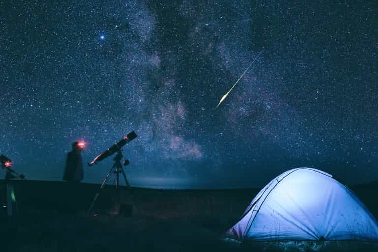 Sky to be lit up with 100 shooting stars per hour tonight