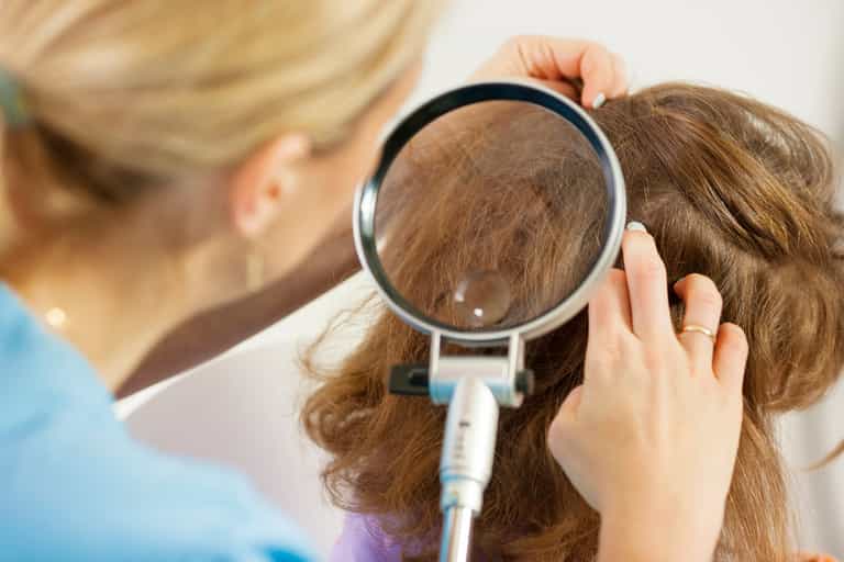 Vegan mum refuses to kill lice in daughter’s hair over cruelty concerns Vegan mum refuses to kill lice in daughter’s hair over cruelty concerns