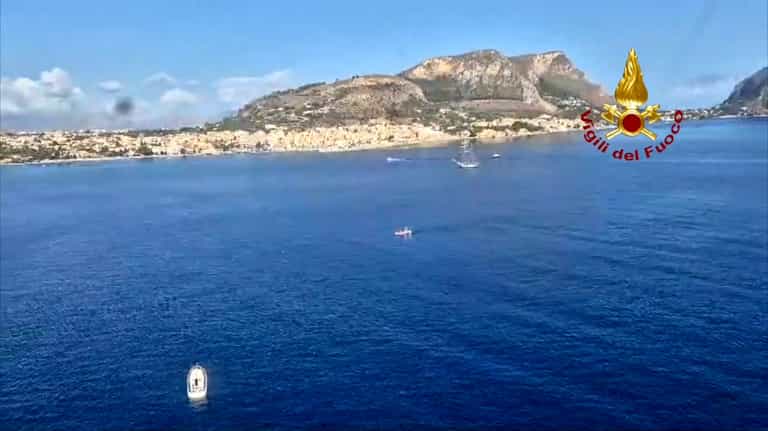 Survivor of sunken yacht sent haunting message to dad after escaping Survivor of sunken yacht sent haunting message to dad after escaping