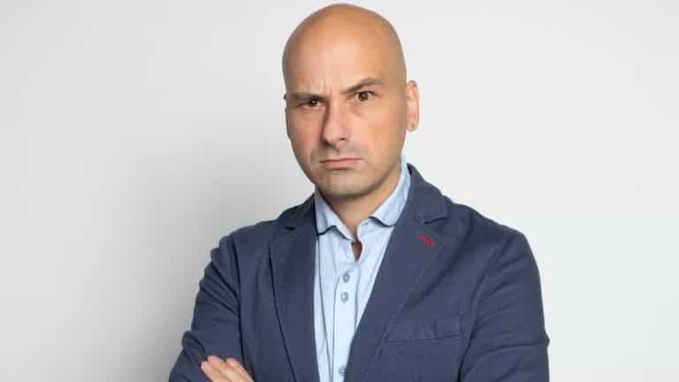 Calling a man bald is sexual harassment, High Court rules