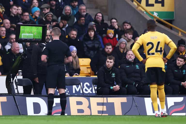 VAR won’t be used in the 3rd and 4th rounds of the FA Cup