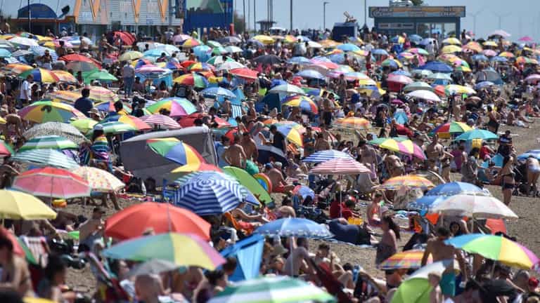 Met Office issues warning on 40C heatwaves in store for UK