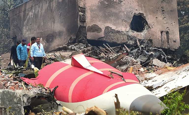 Pilots of Air India plane that crashed may have made fatal error, report claims Pilots of Air India plane that crashed may have made fatal error, report claims