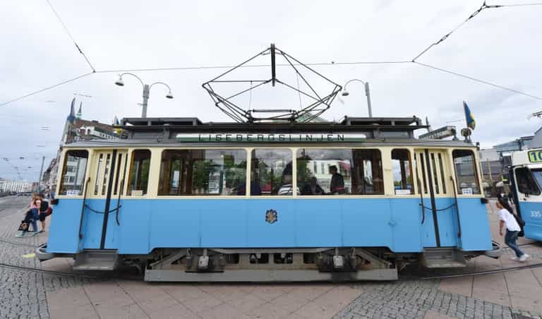 Multiple injured as tram derails and crashes into pizzeria in major European city