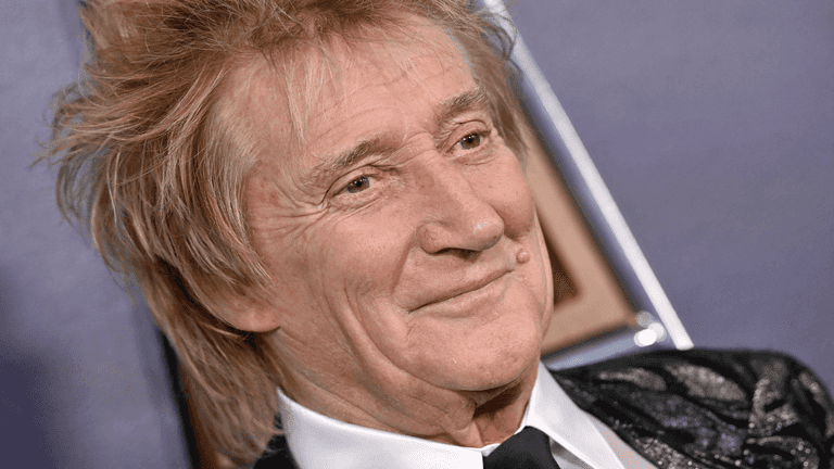 Rod Stewart says people should ‘give Farage a chance’ Rod Stewart says people should ‘give Farage a chance’