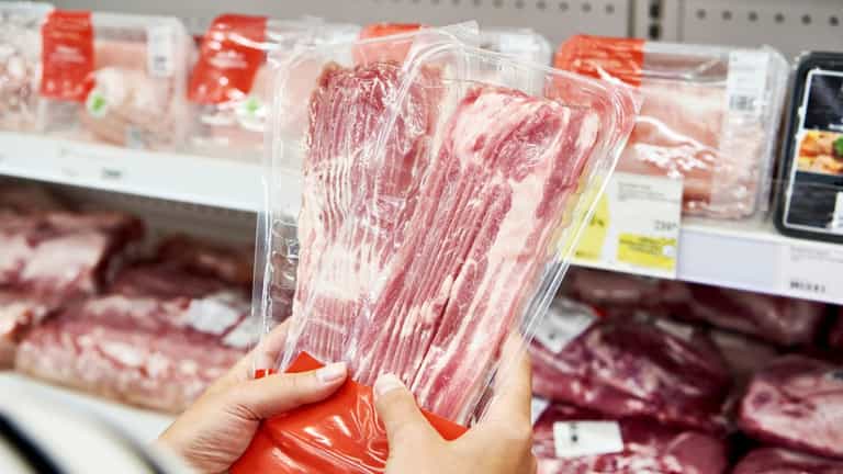 Experts urge Government to ban supermarket bacon after link to 50,000 cancer cases