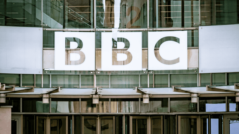 BBC chair issues apology over ‘error of judgement’ in editing Trump speech