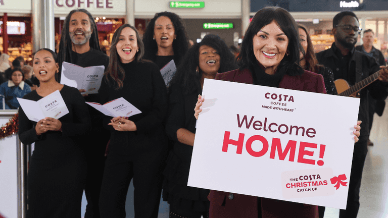 Love Actually star re-creates iconic airport scene 22 years on