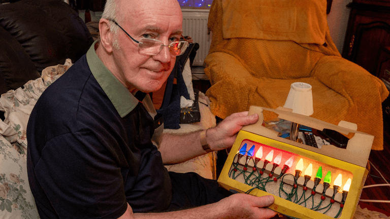 Man has used same Christmas lights for 69 years without ever changing a bulb