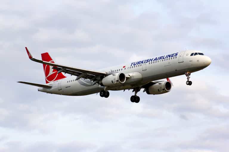 Passenger plane ‘swarmed by police’ at Barcelona airport after ‘bomb threat’