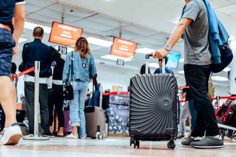 Man gives warning after going through airport scanner with an erection