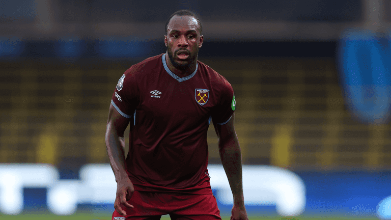 Michail Antonio in talks to join new club after leaving West Ham
