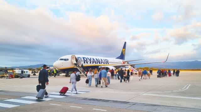 Ryanair-friendly cabin bag that’s ‘perfect for travel’ is on sale for less than £8