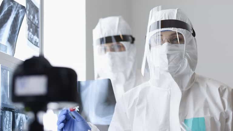 NHS staff and airports told to prepare for possible UK Ebola outbreak