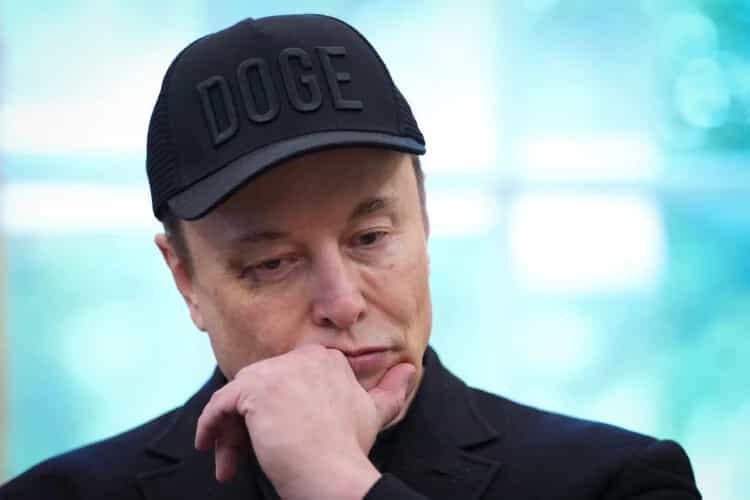 Elon Musk is no longer a trillionaire as SpaceX value plunges