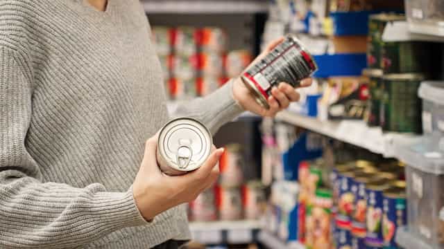 UK households told to stockpile food under new government resilience plan