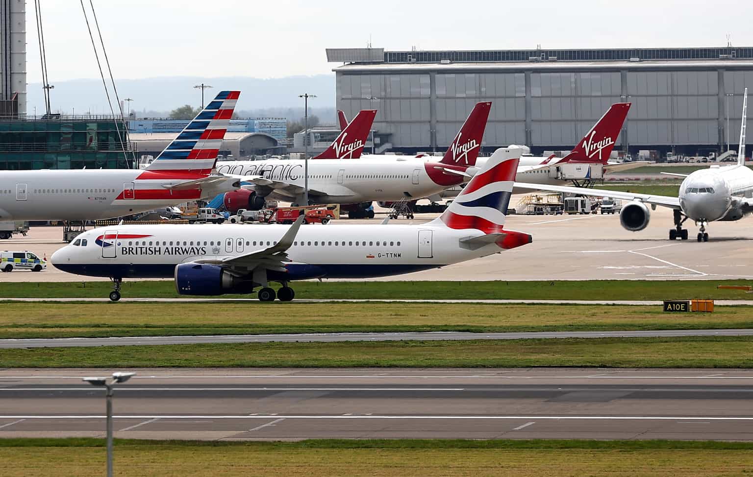 Heathrow fire closes runway and delays flights
