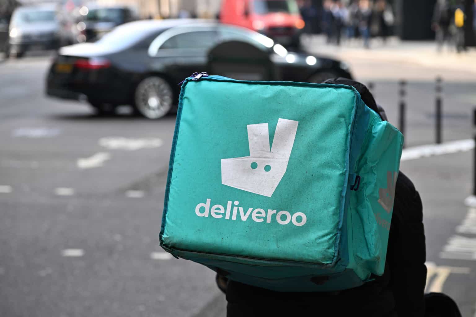 Reform’s ‘Deliveroo Law’ would jail bosses who employ illegal workers