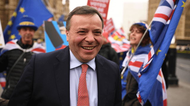 Arron Banks ‘hired private detective’ to target reporter