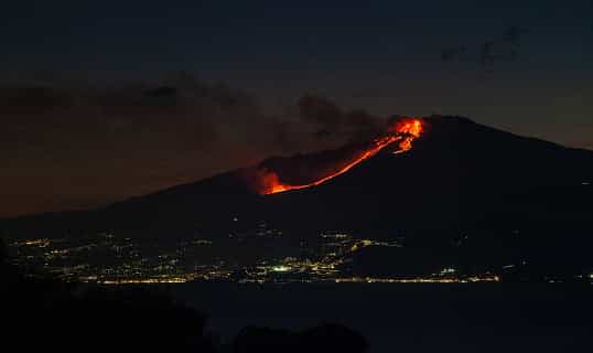 US hiker dies after being struck by lightning while hiking on Mount Etna