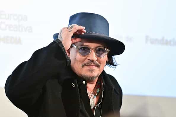 Johnny Depp reportedly in talks for a sixth Pirates of the Caribbean movie