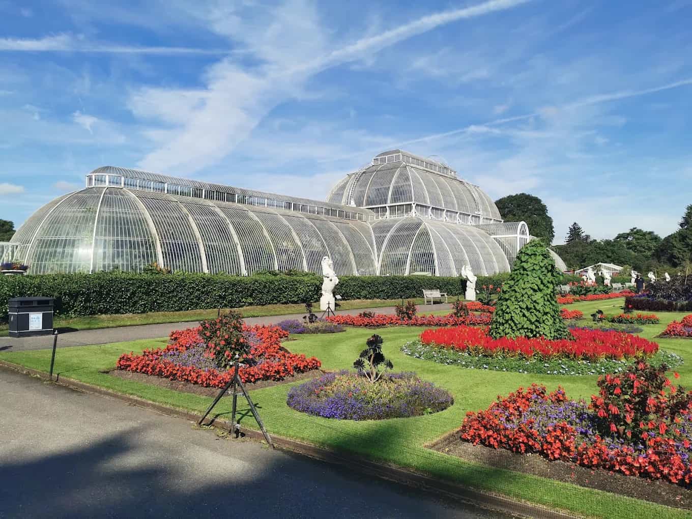 UK records hottest day of the year as Kew Gardens hits 38.1C