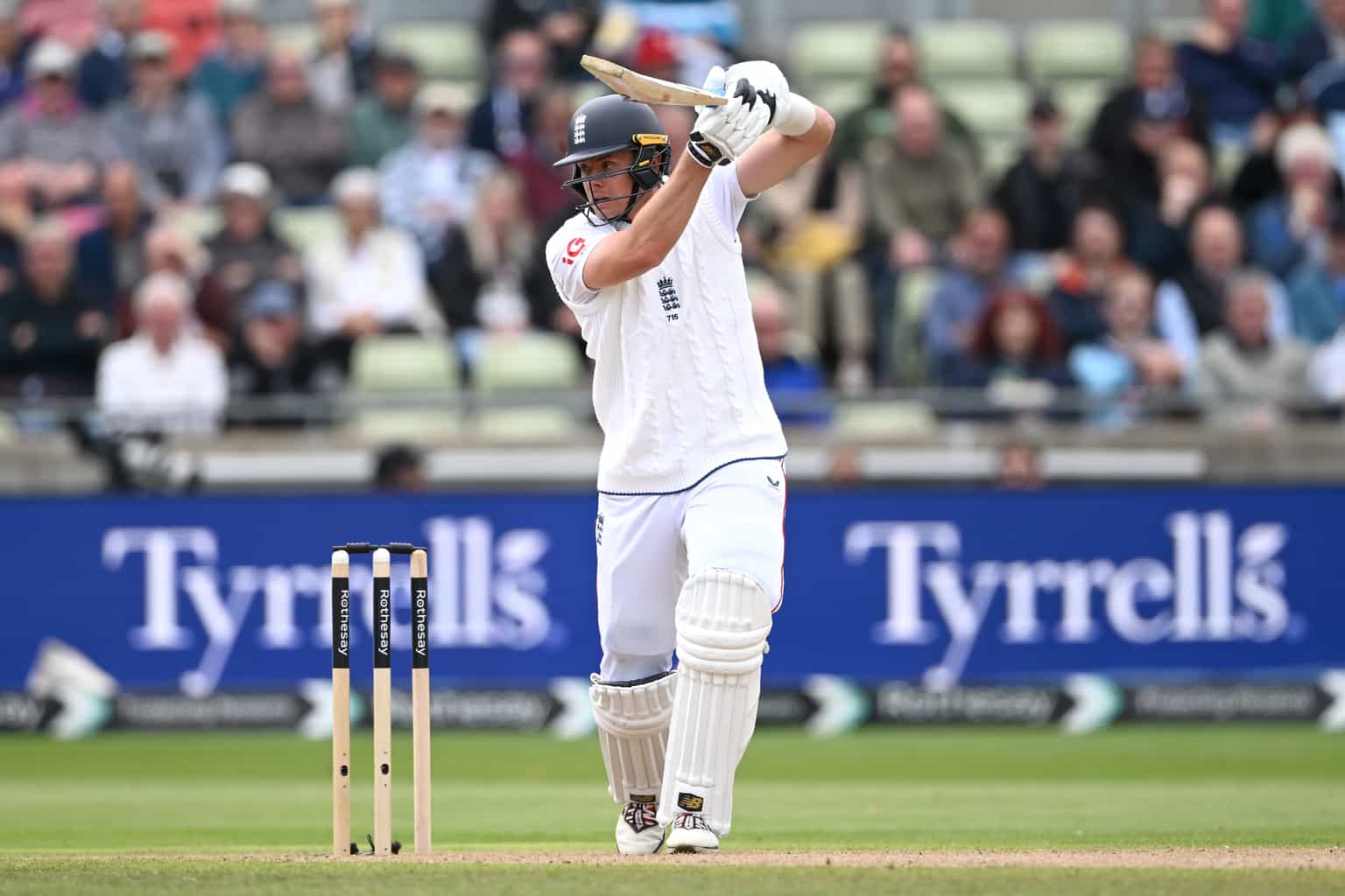 Pakistan were bowled out for 133 and England still found time to take the lead