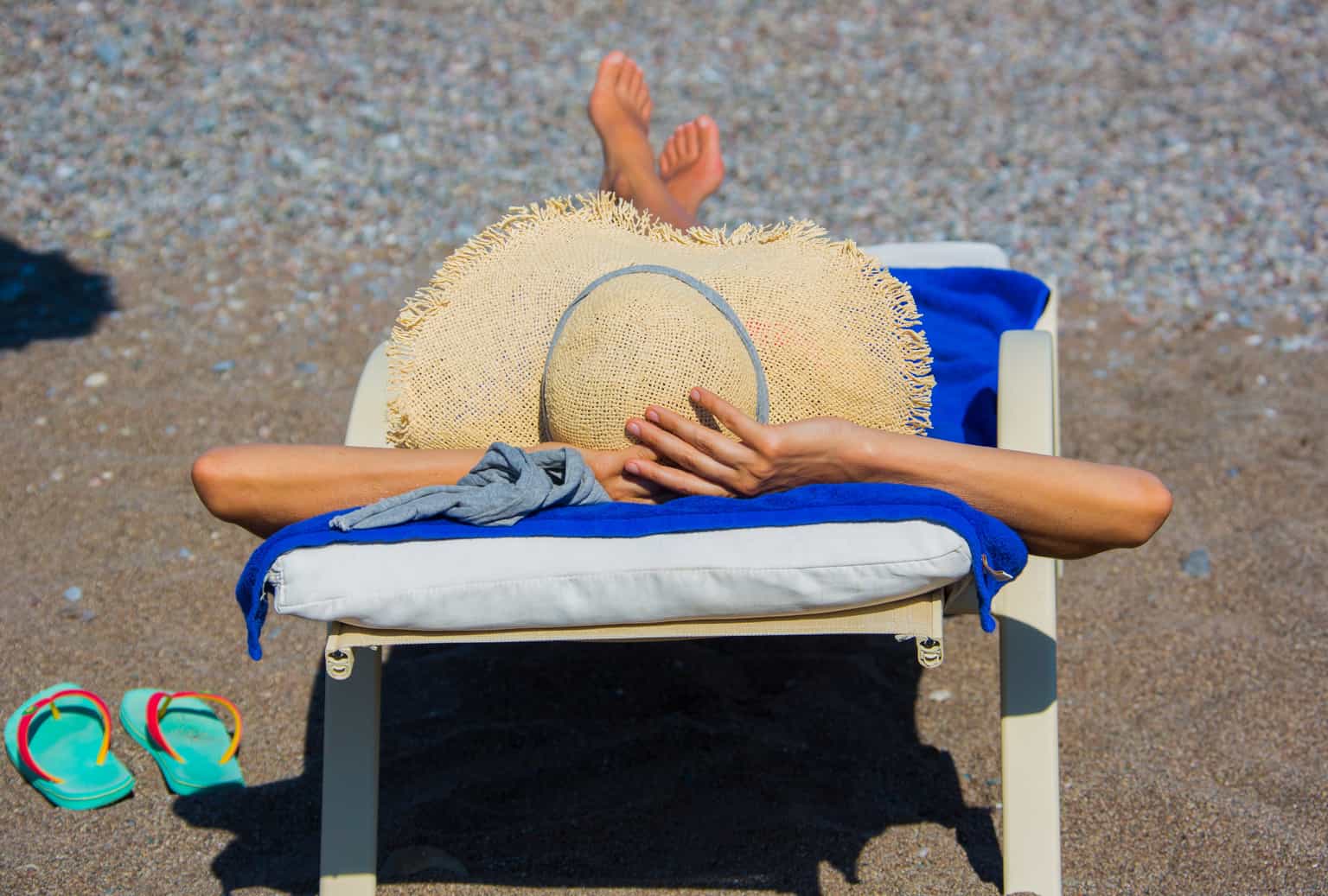 What happens to unused annual leave at the end of the year?