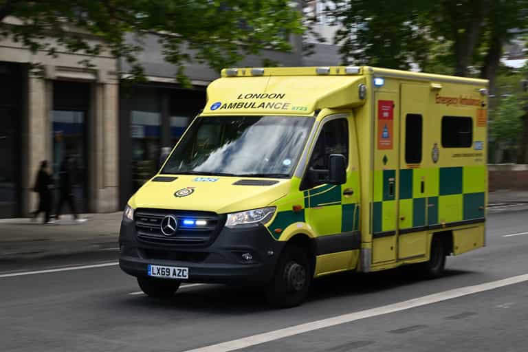 Pensioner sepsis death: Coroner warns over unmonitored transfer