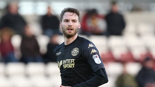Four Premier League clubs interested in former Manchester United midfielder Four Premier League clubs interested in former Manchester United midfielder