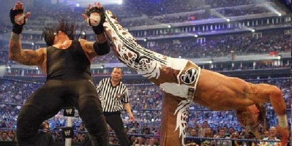 Sweet Chin Music works an absolute treat in MMA fight Sweet Chin Music works an absolute treat in MMA fight