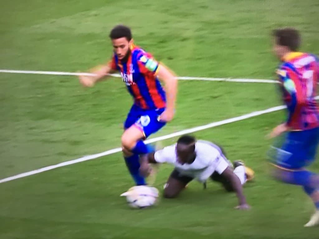 Football fans can’t believe how Sadio Mane escaped a sending off against Crystal Palace
